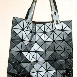 Mesh Geometric Tote
